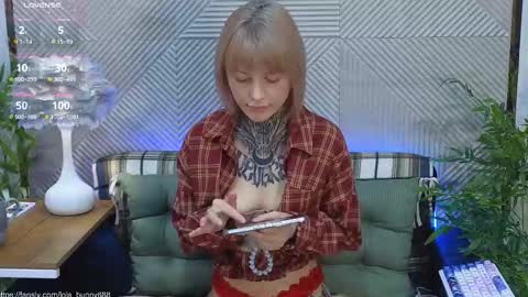 Lola online show from March 15, 5:23 am