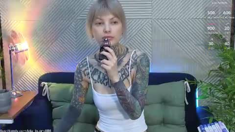 Lola online show from July 9, 5:11 am