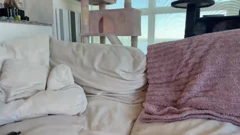 Kylie online show from October 9, 8:25 pm