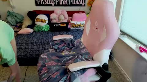 Evangeline Eva Darling online show from April 28, 6:56 pm