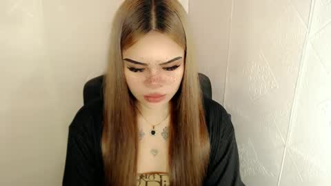 MAXXINE online show from March 7, 9:17 pm