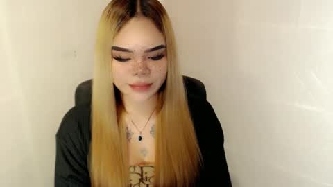 MAXXINE online show from January 12, 5:25 am