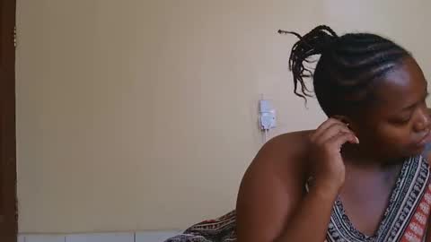 Snapshot of preetycookie chatting on February 27, 12:23 pm Lilly online show from February 27, 12:23 pm