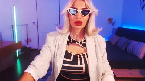 Victoria online show from December 7, 8:55 pm