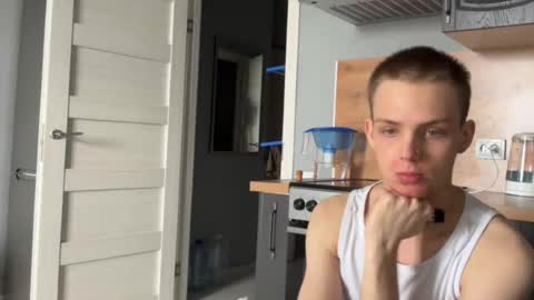 pretty online show from July 5, 8:10 am