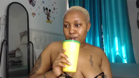 Snapshot of pretty_annah chatting on February 8, 11:12 am Annah online show from February 8, 11:12 am