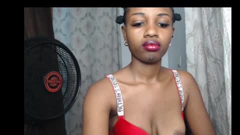 Pretty ebonygirl2 online show from February 24, 11:19 pm