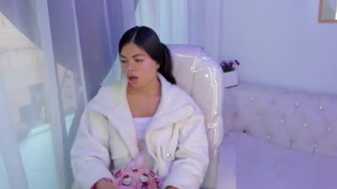 pretty online show from November 23, 12:14 pm