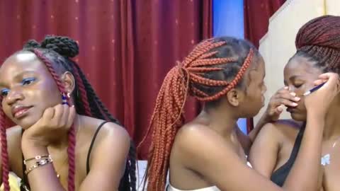 Pretty online show from February 16, 4:05 pm