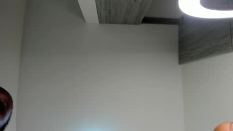 pretty_peshy online show from April 19, 7:05 pm