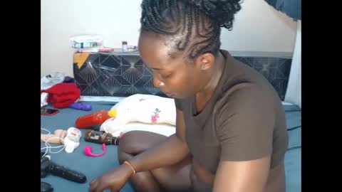 Essy online show from September 18, 11:36 am