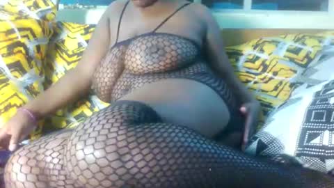 Snapshot of pretty_sassy2 chatting on October 18, 1:43 am sassy online show from October 18, 1:43 am