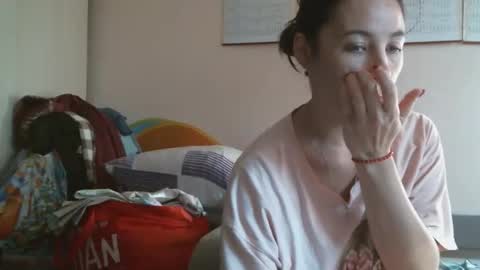 Snapshot of prettybella_7 chatting on September 18, 5:00 am Bella online show from September 18, 5:00 am