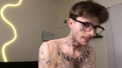 pretty boy online show from December 17, 6:53 am