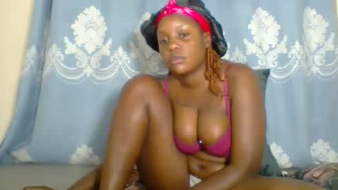 Snapshot of prettydarkskin002 chatting on October 8, 7:31 pm SHANIA online show from October 8, 7:31 pm