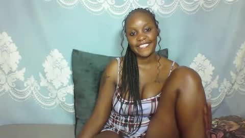 Snapshot of prettydarkskin002 chatting on September 12, 9:17 pm SHANIA online show from September 12, 9:17 pm