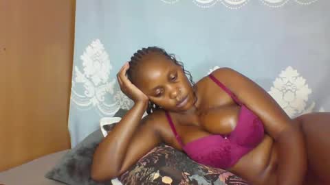 Snapshot of prettydarkskin002 chatting on September 11, 6:09 pm SHANIA online show from September 11, 6:09 pm