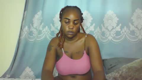 Snapshot of prettydarkskin002 chatting on September 28, 8:45 am SHANIA online show from September 28, 8:45 am
