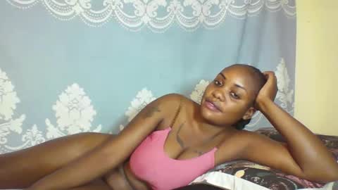 Snapshot of prettydarkskin002 chatting on September 20, 6:27 am SHANIA online show from September 20, 6:27 am
