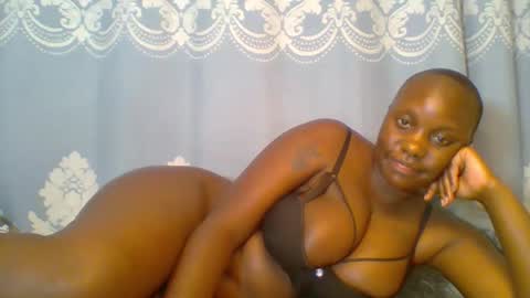 SHANIA online show from April 18, 7:07 pm