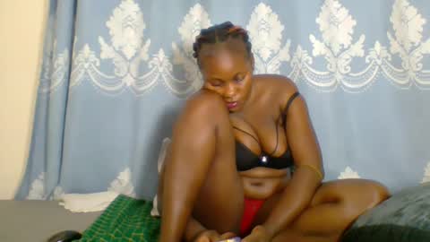 Snapshot of prettydarkskin002 chatting on October 6, 6:37 pm SHANIA online show from October 6, 6:37 pm
