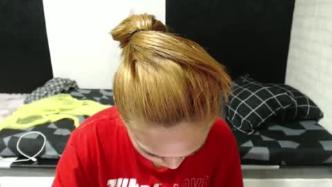Snapshot of prettykate_04 chatting on February 9, 7:59 am Kate online show from February 9, 7:59 am