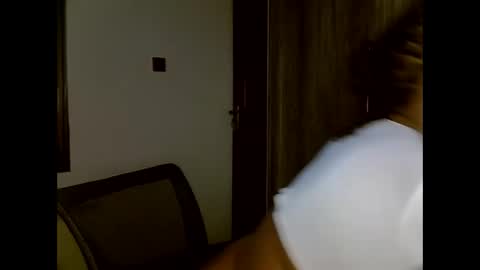 Snapshot of prettypearl_ chatting on February 8, 2:47 am pearl online show from February 8, 2:47 am