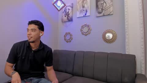 prince_arthur77 online show from February 26, 12:49 pm