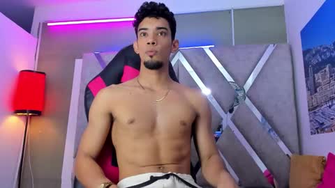 prince_arthur77 online show from October 18, 2:32 pm