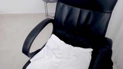 valery dollx online show from February 14, 1:19 am