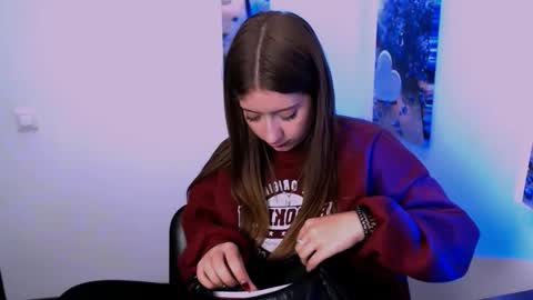 lilit online show from September 18, 12:31 pm