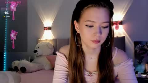 Snapshot of princess_nier chatting on September 21, 7:18 pm Princess Diana online show from September 21, 7:18 pm