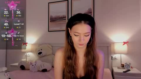 Princess Diana online show from December 3, 7:25 pm