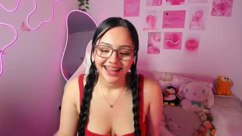    online show from April 25, 9:45 pm