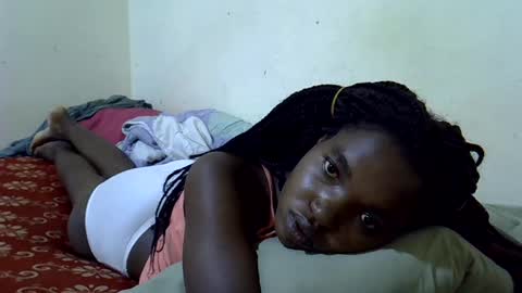 princess_scovia online show from June 16, 5:44 am