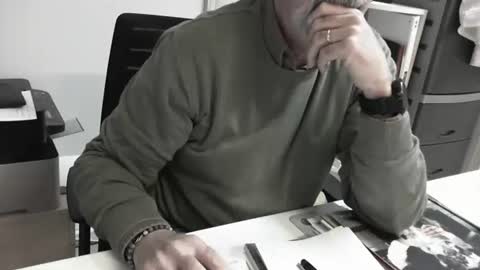 mature hairy guy online show from February 15, 5:28 pm