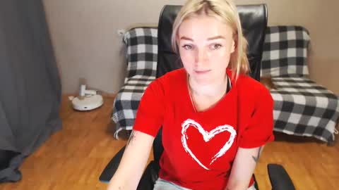 Polly online show from December 28, 3:26 pm