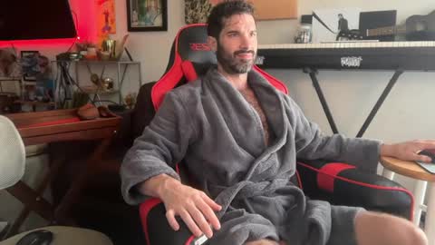 Pup Scritch online show from March 25, 4:58 pm