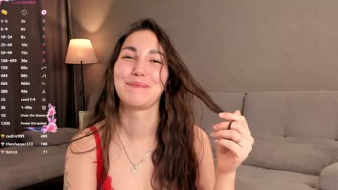 Sophie online show from December 18, 7:04 am