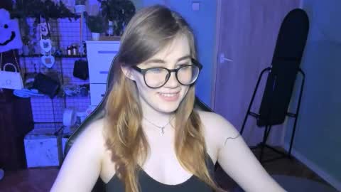 Snapshot of pureheartt chatting on October 23, 8:05 am I am Mila online show from October 23, 8:05 am