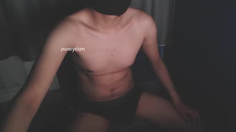 purelydom online show from May 24, 9:49 am