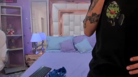 Experienced guys  online show from March 24, 8:04 pm