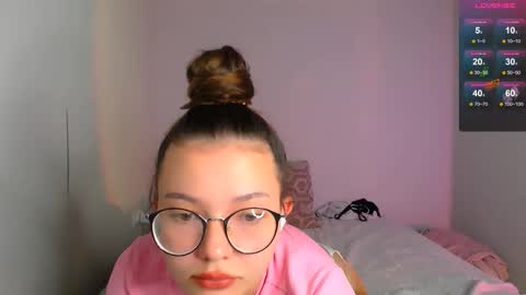 Carolyn online show from September 22, 10:30 am