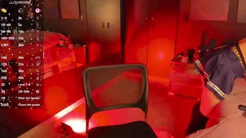 Laura  online show from November 10, 1:03 pm