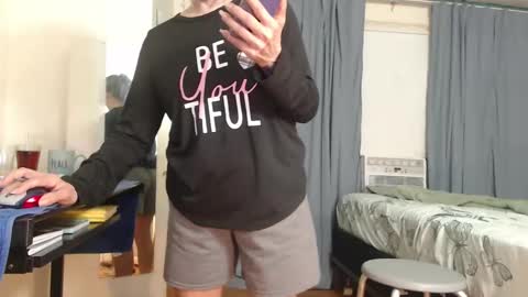 putiputi4u online show from April 21, 2:04 am