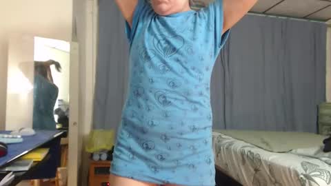 putiputi4u online show from April 6, 4:46 am