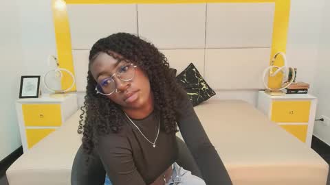 Snapshot of qeen_blackk chatting on October 23, 8:21 pm Shekoni Schedule 700 - 1400 gtm-5 online show from October 23, 8:21 pm
