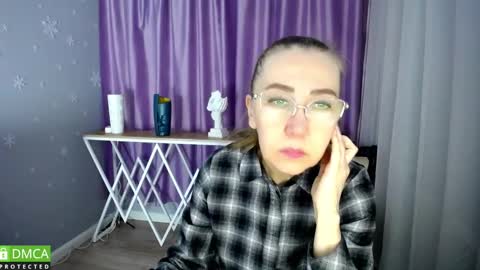 Snapshot of queen_a_n_i chatting on January 27, 7:56 am A N I Ill be here on December 1st online show from January 27, 7:56 am