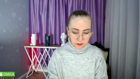 Snapshot of queen_a_n_i chatting on January 17, 10:33 am A N I Ill be here on December 1st online show from January 17, 10:33 am