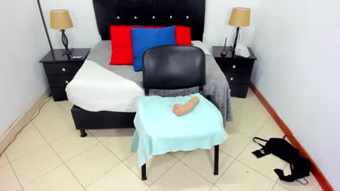 Snapshot of queen_ebony_69 chatting on December 29, 1:24 am Queen online show from December 29, 1:24 am